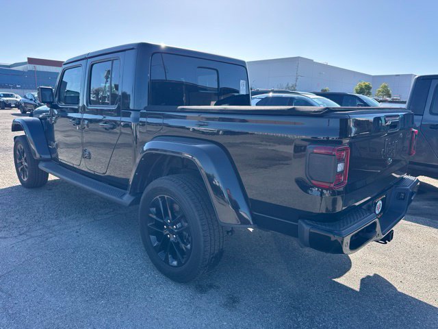 Used 2021 Jeep Gladiator Overland AWD/4WD image 7