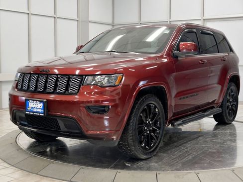 Used 2021 Jeep Grand Cherokee Laredo X image 4