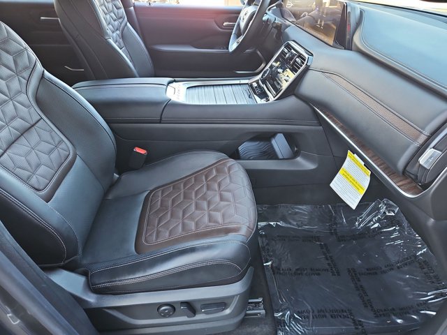 Certified 2026 Nissan Armada Platinum RWD image 29