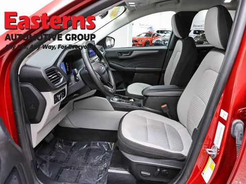 Used 2023 Ford Escape Active AWD/4WD image 14
