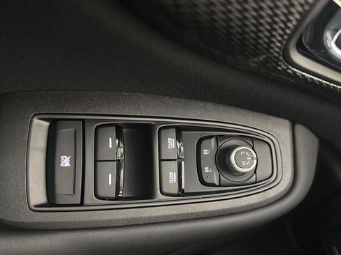 Used 2025 Subaru Outback Premium w/ Popular Package #1A image 11