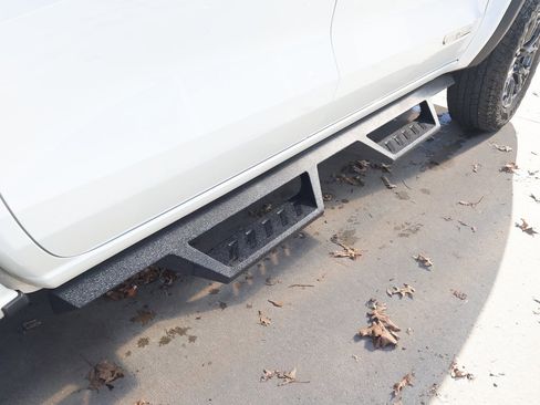 Used 2024 GMC Canyon Elevation w/ Convenience Package image 32