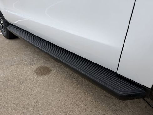 Used 2024 Ford Expedition Max XLT image 10