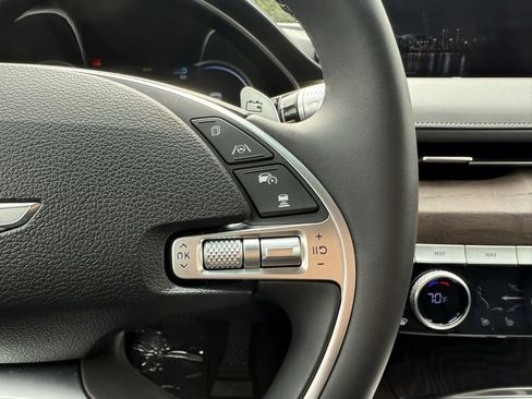 Used 2024 Genesis G80 image 24