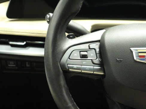 Used 2024 Cadillac XT4 Luxury image 21