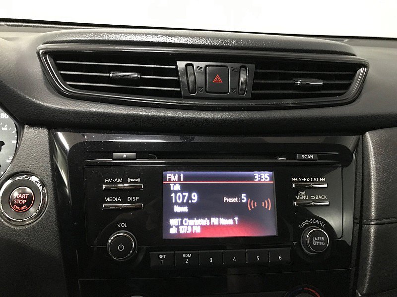 Used 2017 Nissan Rogue SV FWD image 27