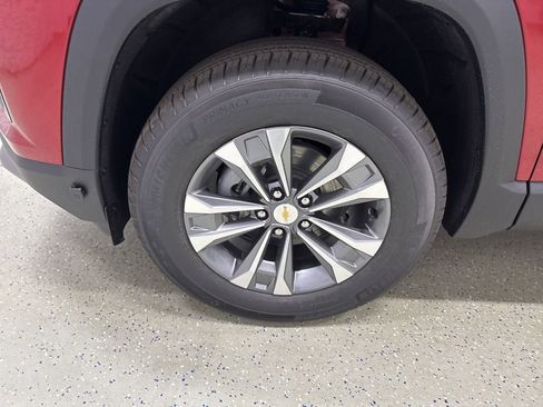 New 2026 Chevrolet Equinox LT w/ Convenience Package II AWD/4WD image 8