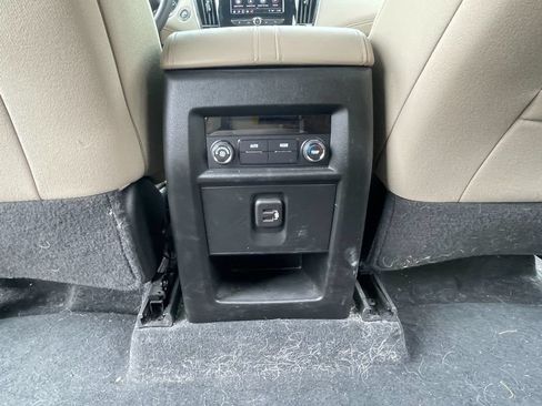 Used 2023 Chevrolet Traverse LS AWD/4WD image 25