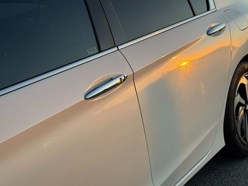 Used 2017 Honda Accord EX-L image 16