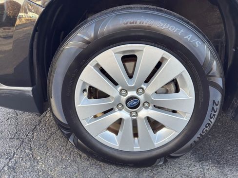 Used 2018 Subaru Outback 2.5i Premium image 12