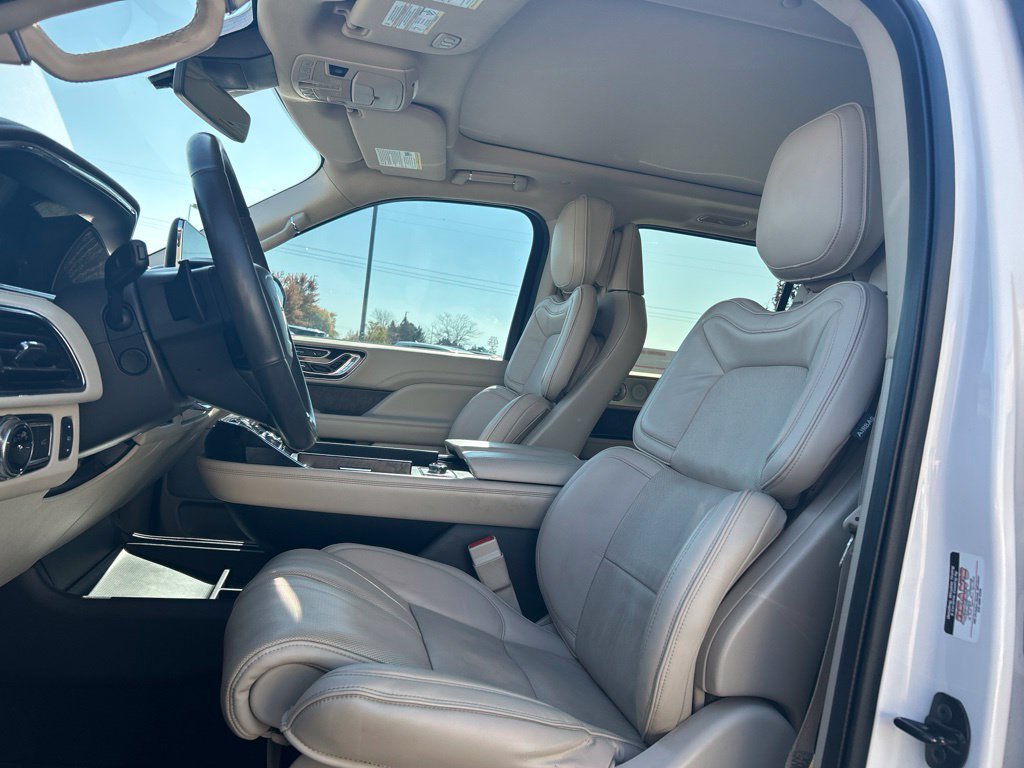 Used 2018 Lincoln Navigator Reserve w/ Technology Package AWD/4WD image 13