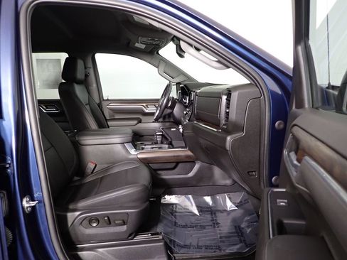 Used 2023 GMC Sierra 1500 SLT w/ SLT Premium Package image 42