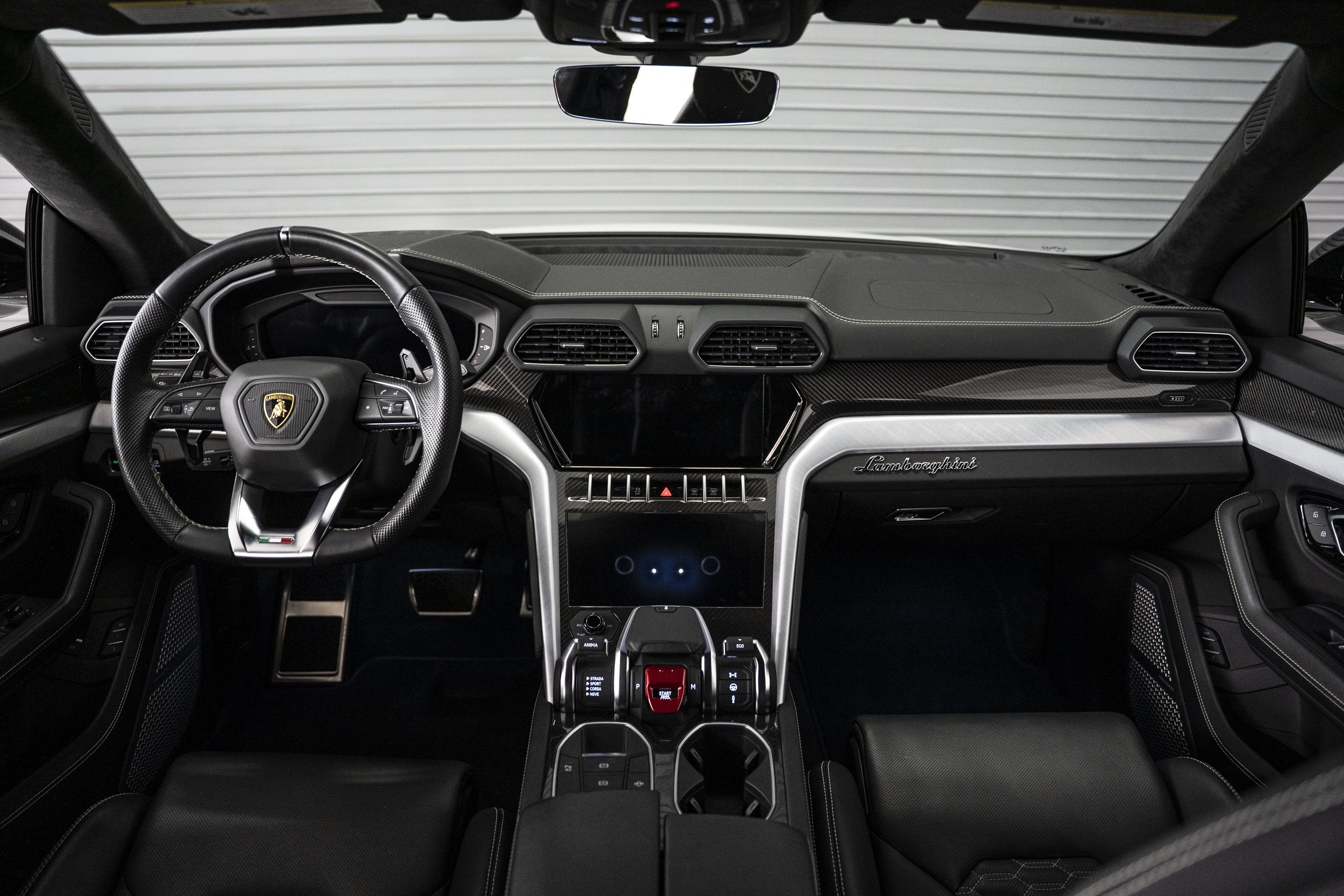 Used 2022 Lamborghini Urus AWD/4WD image 38