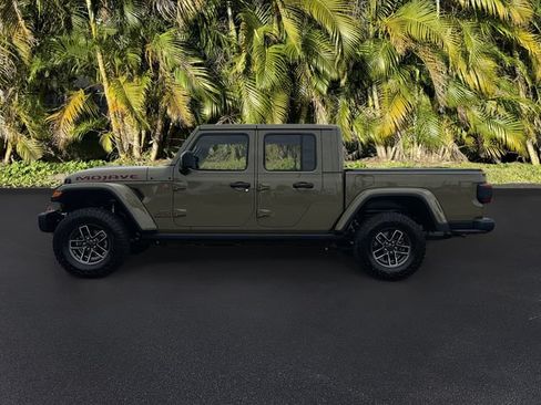 Used 2025 Jeep Gladiator Mojave AWD/4WD image 9