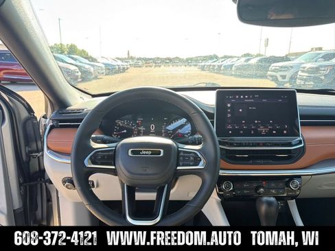 Used 2024 Jeep Compass Limited AWD/4WD image 13
