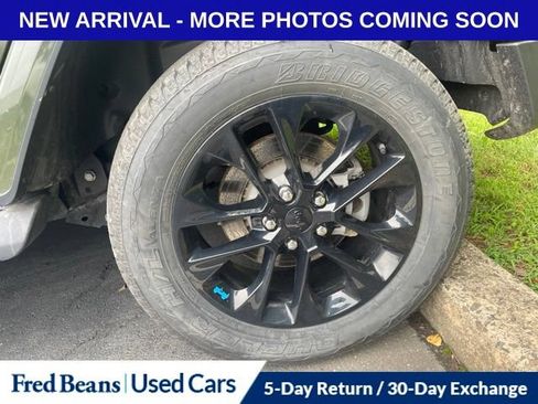 Used 2022 Jeep Wrangler Unlimited Sahara w/ Cold Weather Group AWD/4WD image 13