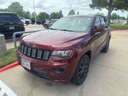 Used 2018 Jeep Grand Cherokee Altitude image 2