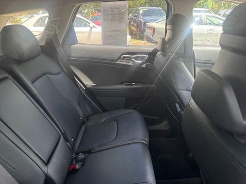Certified 2023 Kia Sportage EX FWD image 4