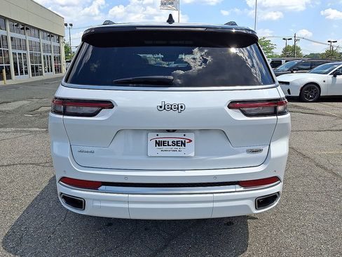 Used 2024 Jeep Grand Cherokee L Summit AWD/4WD image 29