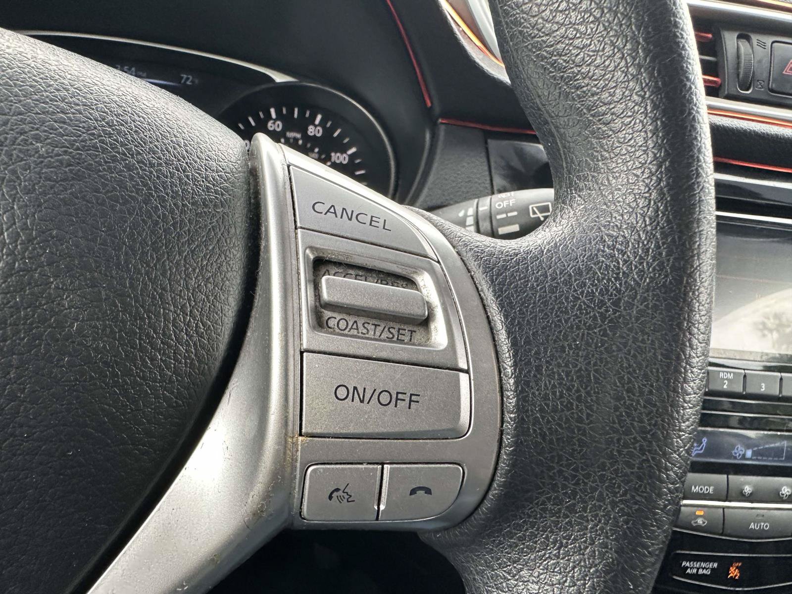 Used 2015 Nissan Rogue SV AWD/4WD image 37