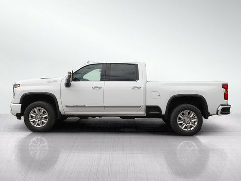 Used 2024 Chevrolet Silverado 3500 High Country w/ High Country Premium Package AWD/4WD image 2