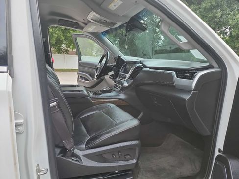 Used 2015 Chevrolet Suburban LT RWD image 36