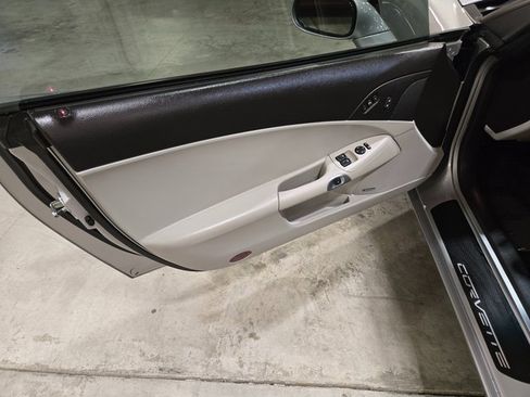 Used 2007 Chevrolet Corvette Coupe w/ Preferred Equipment Group image 9