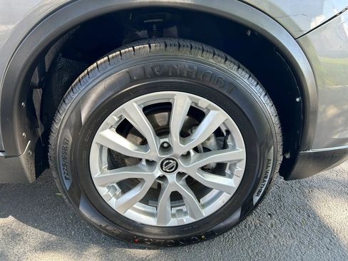 Used 2019 Nissan Rogue SV AWD/4WD image 13