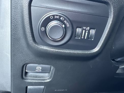 Used 2025 Jeep Grand Cherokee Altitude AWD/4WD image 15