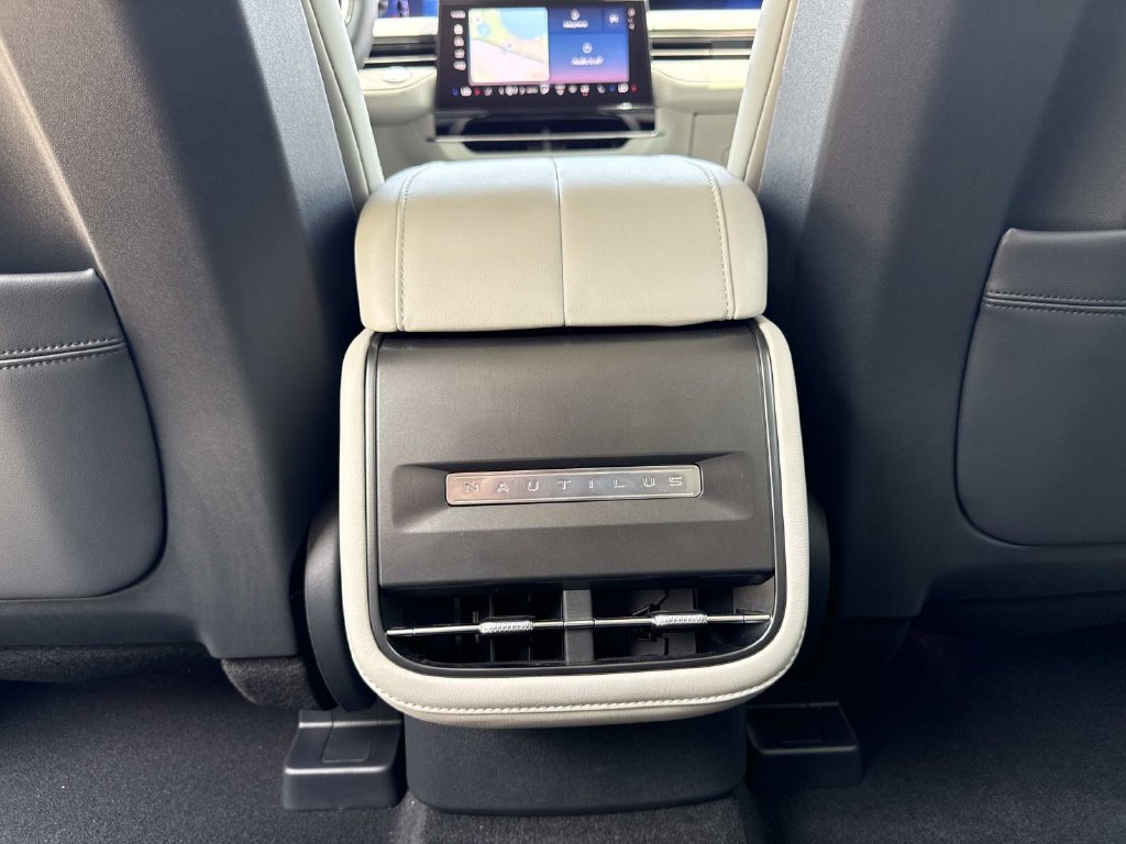 New 2026 Lincoln Nautilus Premier AWD/4WD image 16