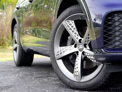 Used 2023 Genesis GV70 2.5T w/ Sport Prestige Package image 4