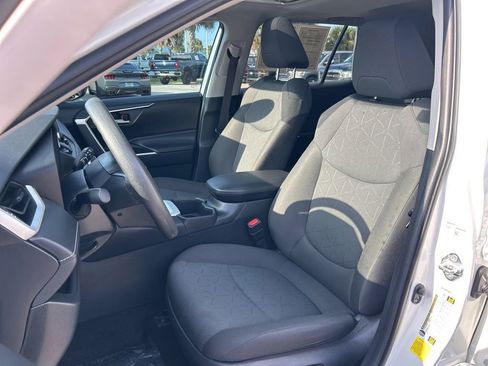 Used 2024 Toyota RAV4 XLE w/ Convenience Package FWD image 20