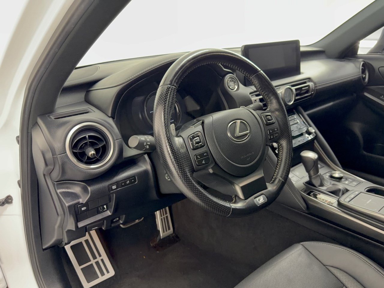 Used 2022 Lexus IS 350 F Sport w/ Navigation Package RWD image 4