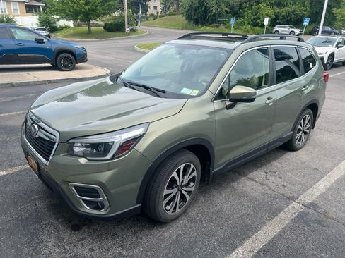Used 2021 Subaru Forester Limited AWD/4WD image 1