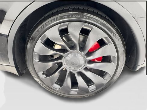 Used 2023 Tesla Model Y Performance AWD/4WD image 11