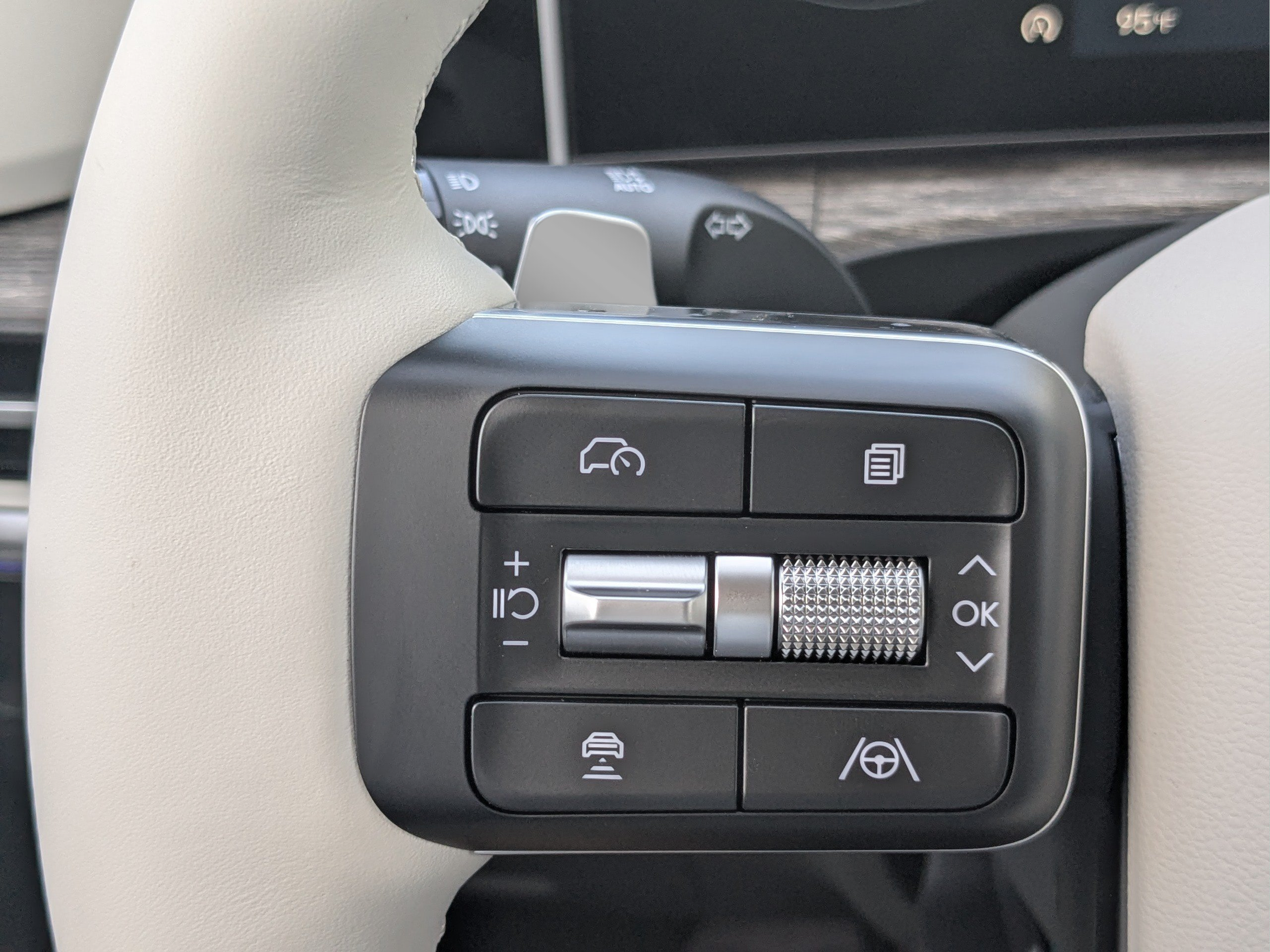 New 2027 Hyundai Santa Fe Limited FWD image 31