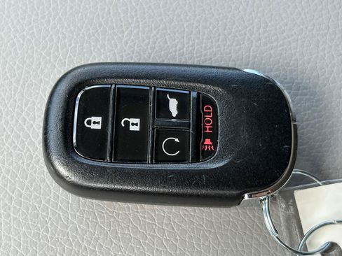 Used 2024 Honda Pilot Touring image 14