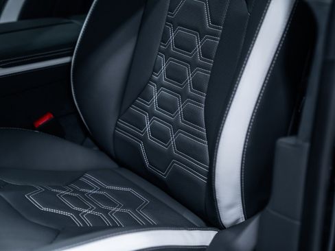 Used 2025 Lamborghini Urus SE image 19