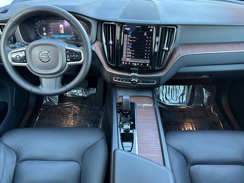 Used 2023 Volvo XC60 B5 Plus w/ Protection Package Premier image 14