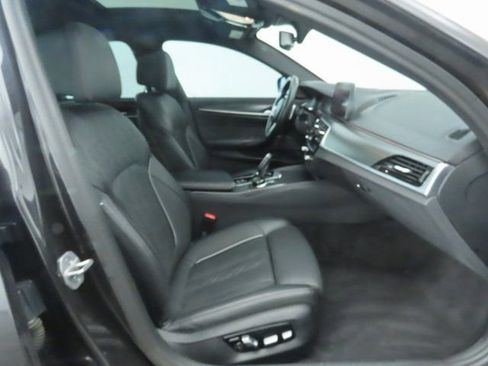 Used 2023 BMW M550i xDrive w/ Executive Package image 20