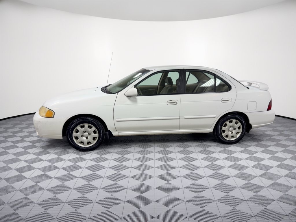 Used 2002 Nissan Sentra GXE FWD image 2