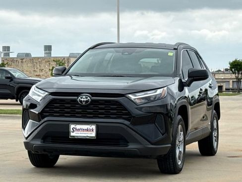 Used 2025 Toyota RAV4 LE image 3