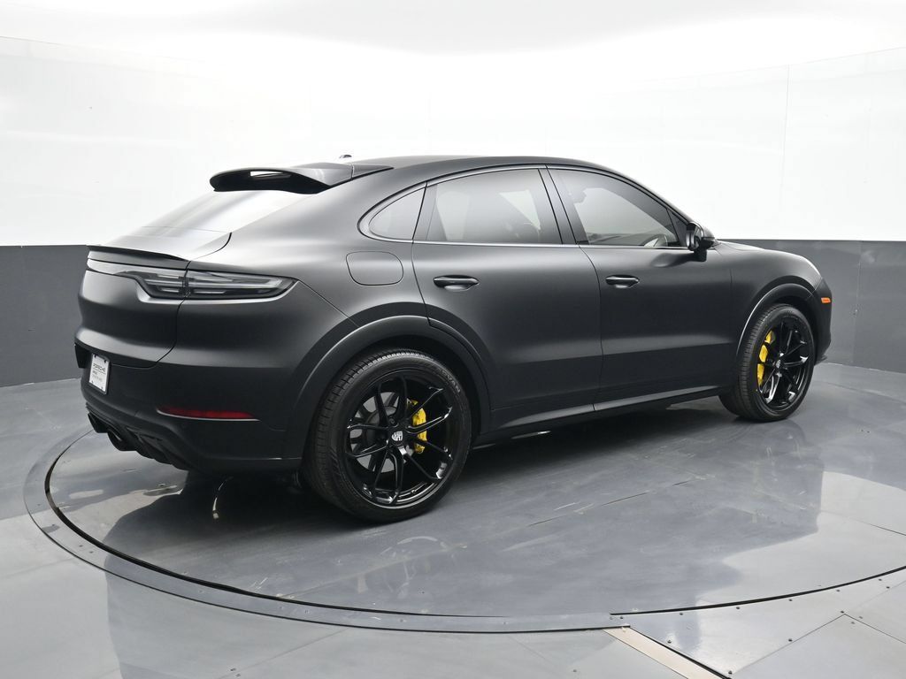 Certified 2022 Porsche Cayenne Turbo AWD/4WD image 17