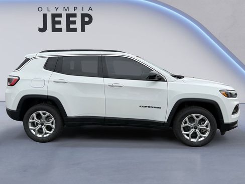 New 2026 Jeep Compass Latitude image 6