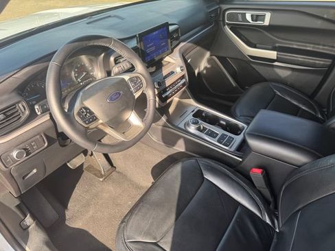 Used 2021 Ford Explorer XLT RWD image 8