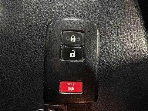 Used 2018 Toyota RAV4 XLE image 14