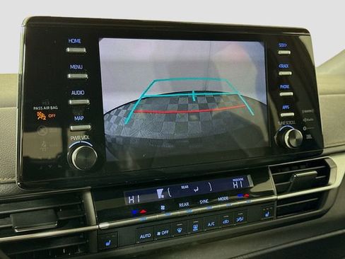 Certified 2022 Toyota Sienna XLE Woodland Edition AWD/4WD image 23