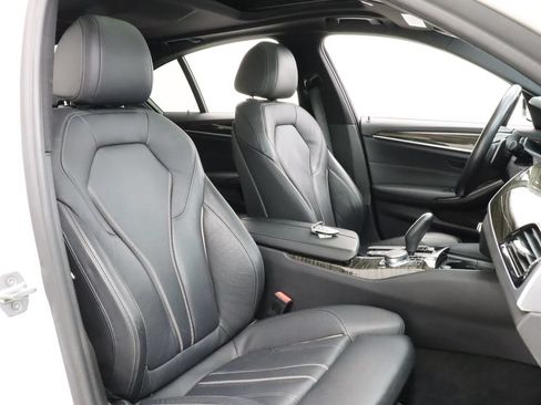 Used 2019 BMW 530i w/ Convenience Package RWD image 28