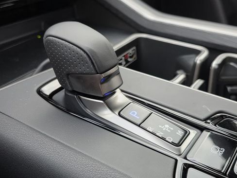 New 2026 Lexus TX 500h AWD image 27