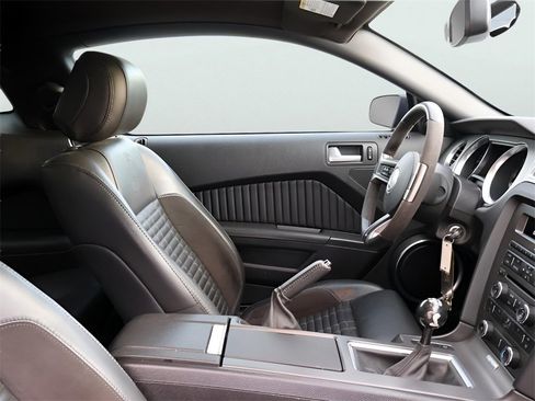 Used 2013 Ford Mustang Shelby GT500 image 10
